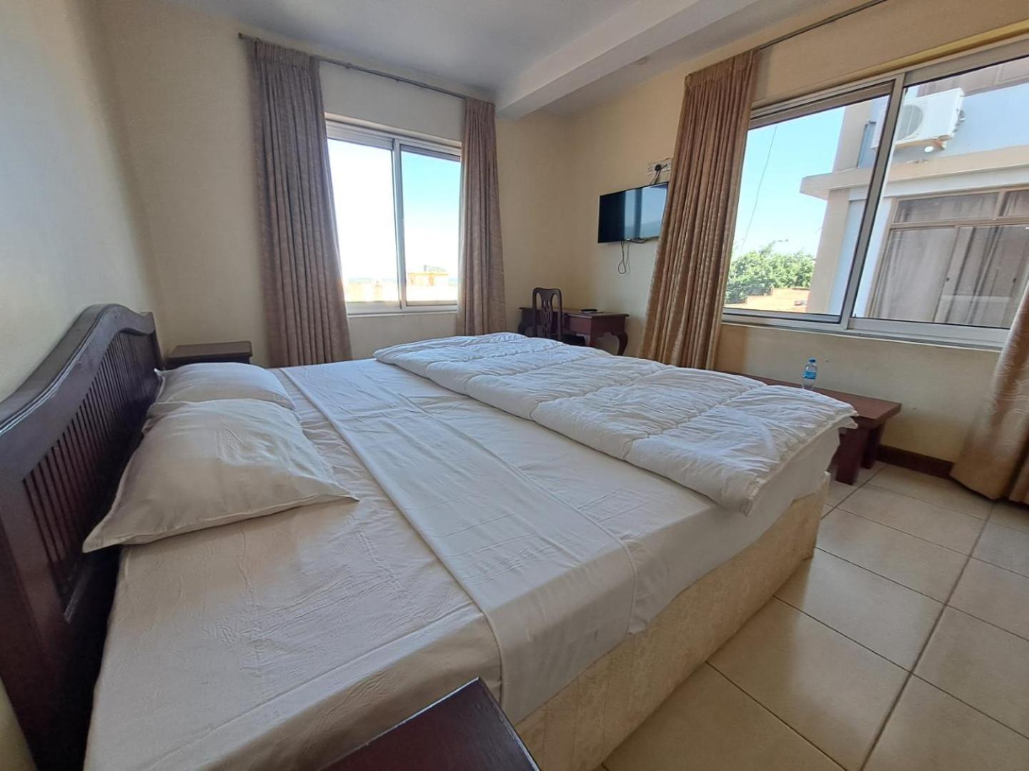 Moshi Leopard Hotel 外观 照片