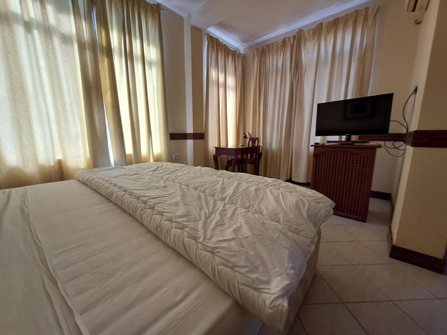 Moshi Leopard Hotel 外观 照片
