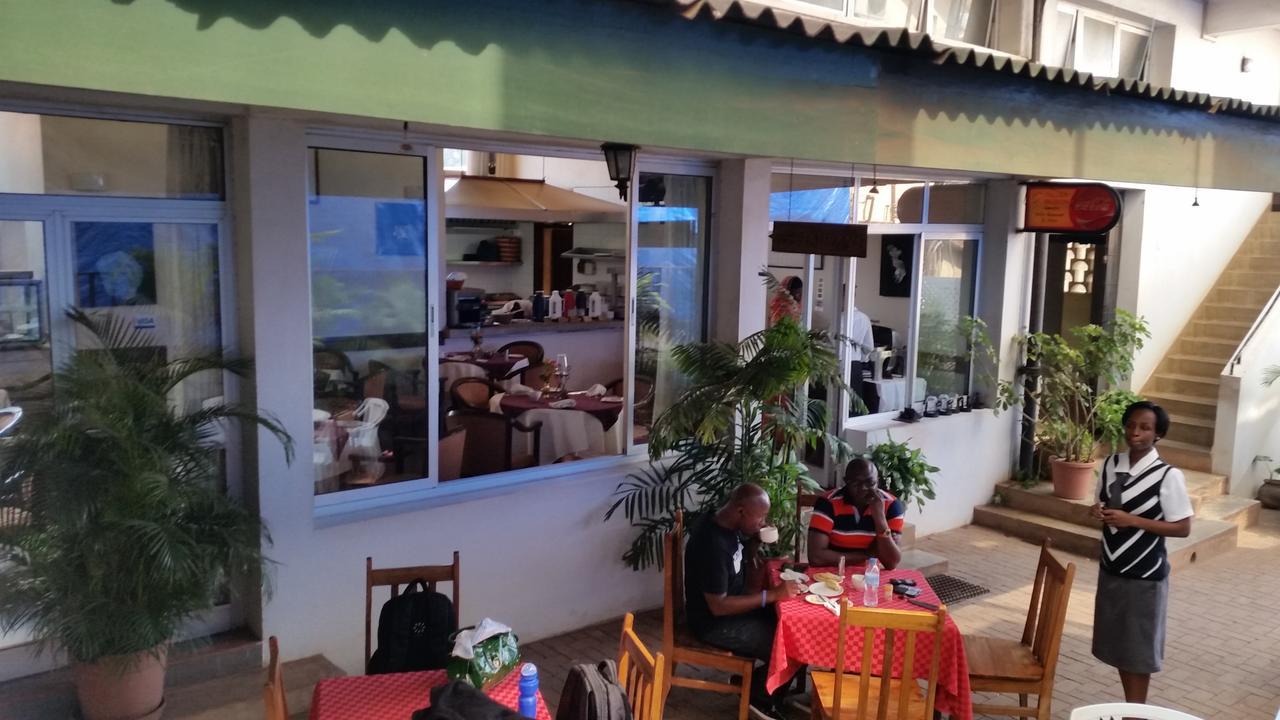 Moshi Leopard Hotel 外观 照片
